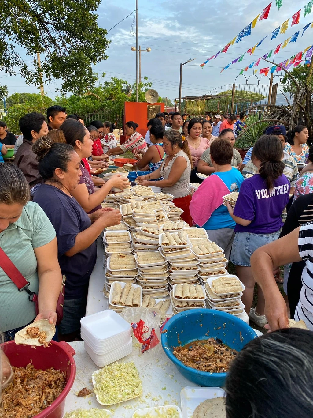 Tacos de cochinita en fiesta de Homún