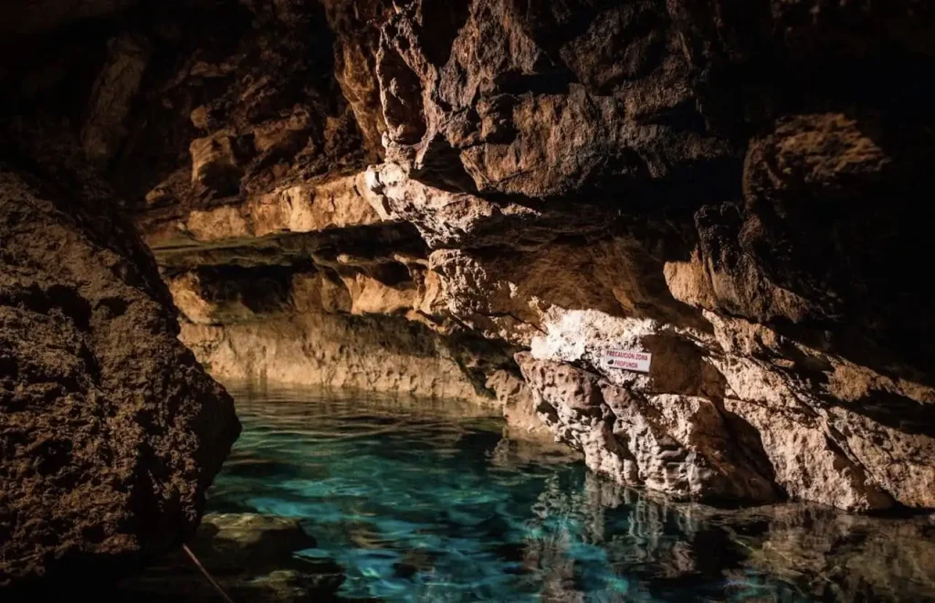 cenote tipo caverna